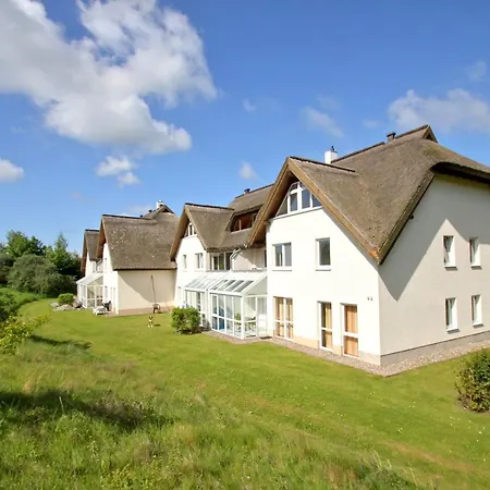 Strandhaus Monchgut: Beachside Retreat With Balcony And Access Apartment