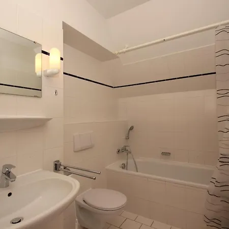 Apartamento Strandhaus Moenchgut Ferienwohnung 12 Mit Sauna- Und Schwimmbadnutzung Im Ahoi Sellin