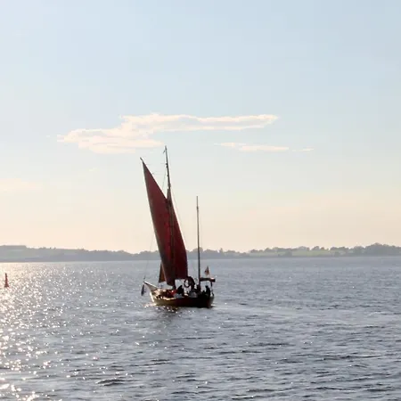 아파트 Strandhaus Moenchgut Ferienwohnung 12 Mit Sauna- Und Schwimmbadnutzung Im Ahoi Sellin 로베